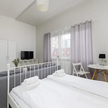 Emilii Plater Apartment *